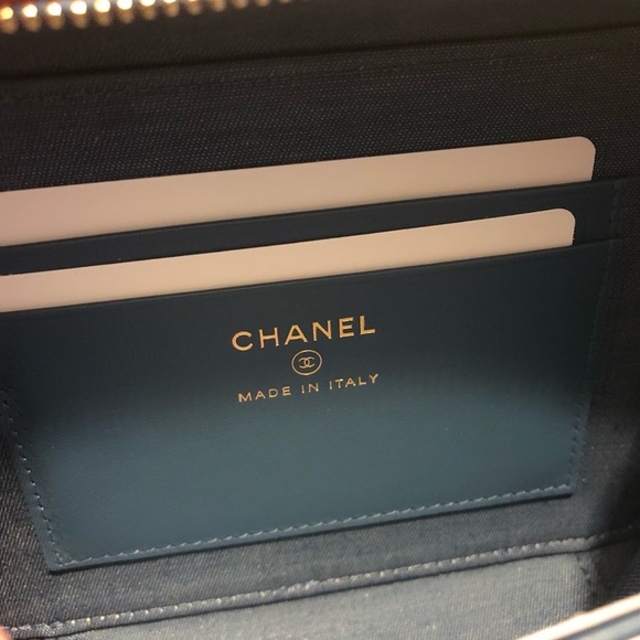 ✨SOLD✨New Auth Chanel 22C Denim Pearl Crush Camera Bag - Picture 7 of 13